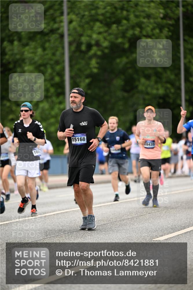 29.06.2025 - hella hamburg halbmarathon Dr. Thomas Lammeyer http://msf.ph/oto/8421881 29.06.2025 10:47:53 Kennedybrücke 1226, 1788, 1816, 1878, 2103, 2158, 2267, 2361, 2538, 2971, 3288, 3518, 4105, 4177, 4302, 5265, 5370, 5720, 6012, 6096, 7205, 7461, 7872, 8135, 8991, 9831, 9976, 10083, 10200, 10202 meine-sportfotos.de