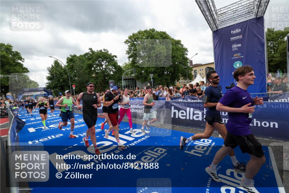 29.06.2025 - hella hamburg halbmarathon Zöllner http://msf.ph/oto/8421888 29.06.2025 10:53:59 Ziel 1706, 1815, 1870, 2432, 3096, 6374, 6481, 7395, 7918, 7973, 8394, 10891, 11789, 12413, 13032, 13869, 14026, 14175, 16477, 16538, 18418, 18831, 18879, 18915, 19177 meine-sportfotos.de