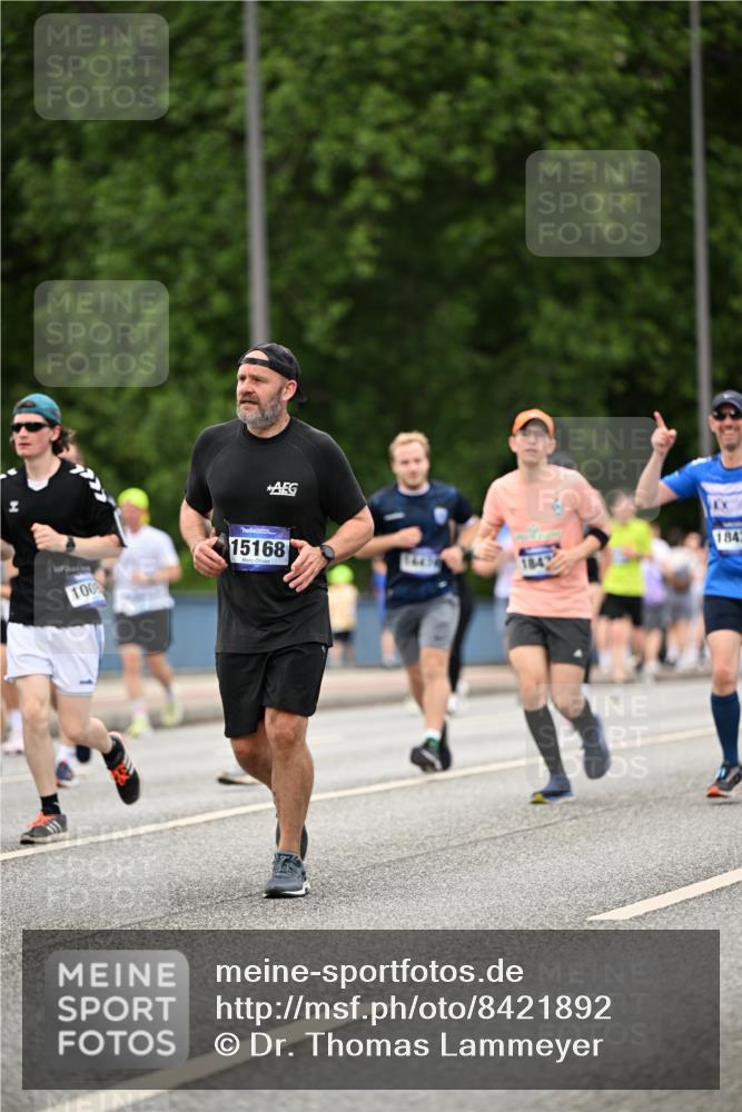 29.06.2025 - hella hamburg halbmarathon Dr. Thomas Lammeyer http://msf.ph/oto/8421892 29.06.2025 10:47:53 Kennedybrücke 1226, 1788, 1816, 1878, 2103, 2158, 2267, 2361, 2538, 2971, 3288, 3518, 4105, 4177, 4302, 5265, 5370, 5720, 6012, 6096, 7205, 7461, 7872, 8135, 8991, 9831, 9976, 10083, 10200, 10202 meine-sportfotos.de