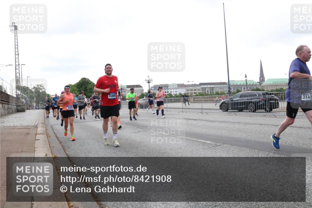 29.06.2025 - hella hamburg halbmarathon Lena Gebhardt http://msf.ph/oto/8421908 29.06.2025 10:52:42 Lombardsbrücke 2420, 15906, 314, 1369, 1826, 2146, 2362, 2420, 2528, 2701, 2983, 2988, 3140, 3227, 3645, 3787, 4591, 4729, 4815, 5262, 5360, 6386, 6403, 6671, 7032, 7511, 7690, 7691, 7735, 7737, 7812, 8641, 9068, 9070, 9103, 9368, 9545, 9731, 10055, 10080, 10296, 10392, 10417, 10568, 10600, 10634, 10879, 10884, 10928, 10981, 11084, 11297, 11736, 11899, 11919, 11974, 12127, 12128, 12546, 12558, 12994, 14009, 14765, 14807, 14979 meine-sportfotos.de