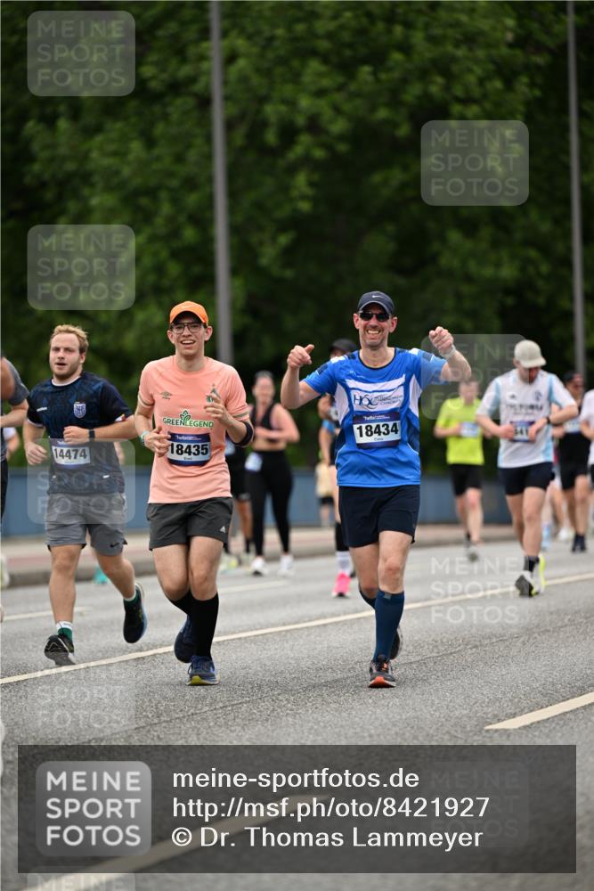 29.06.2025 - hella hamburg halbmarathon Dr. Thomas Lammeyer http://msf.ph/oto/8421927 29.06.2025 10:47:55 Kennedybrücke 1226, 1788, 1816, 1878, 2103, 2158, 2267, 2343, 2361, 2538, 2971, 3288, 3518, 4177, 4302, 5214, 5265, 5370, 5720, 6012, 6096, 7205, 7461, 7872, 8135, 8991, 9831, 9976, 10083, 10200, 10202, 11279 meine-sportfotos.de