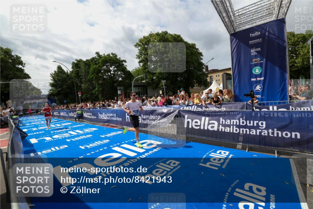 29.06.2025 - hella hamburg halbmarathon Zöllner http://msf.ph/oto/8421943 29.06.2025 10:32:12 Ziel 1686, 11150, 11370, 15826, 16505, 16736 meine-sportfotos.de