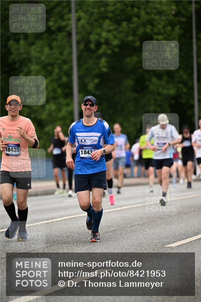 29.06.2025 - hella hamburg halbmarathon Dr. Thomas Lammeyer http://msf.ph/oto/8421953 29.06.2025 10:47:55 Kennedybrücke 1226, 1788, 1816, 1878, 2103, 2158, 2267, 2343, 2361, 2538, 2971, 3288, 3518, 4177, 4302, 5214, 5265, 5370, 5720, 6012, 6096, 7205, 7461, 7872, 8135, 8991, 9831, 9976, 10083, 10200, 10202, 11279 meine-sportfotos.de