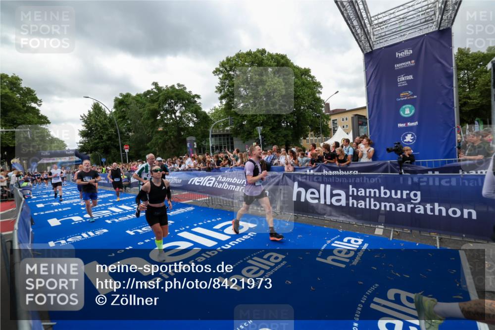 29.06.2025 - hella hamburg halbmarathon Zöllner http://msf.ph/oto/8421973 29.06.2025 10:54:05 Ziel 1151, 1410, 1815, 2432, 3096, 3208, 3209, 6356, 6374, 6481, 7918, 8394, 9032, 11499, 11789, 12379, 13032, 13869, 17348, 18308 meine-sportfotos.de