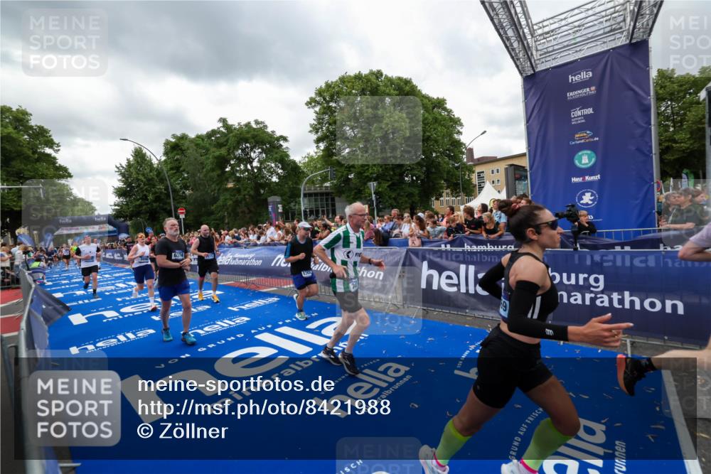29.06.2025 - hella hamburg halbmarathon Zöllner http://msf.ph/oto/8421988 29.06.2025 10:54:05 Ziel 1151, 1410, 1815, 2432, 3096, 3208, 3209, 6356, 6374, 6481, 7918, 8394, 9032, 11499, 11789, 12379, 13032, 13869, 17348, 18308 meine-sportfotos.de