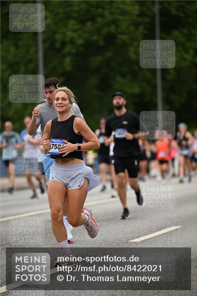 29.06.2025 - hella hamburg halbmarathon Dr. Thomas Lammeyer http://msf.ph/oto/8422021 29.06.2025 10:47:58 Kennedybrücke 1226, 1788, 1816, 1878, 2103, 2158, 2267, 2343, 2361, 2538, 3288, 3518, 4177, 4302, 5214, 5265, 5370, 5720, 6012, 6096, 7205, 7461, 7872, 8135, 8991, 9704, 9831, 9976, 10083, 10200, 10202, 11279 meine-sportfotos.de