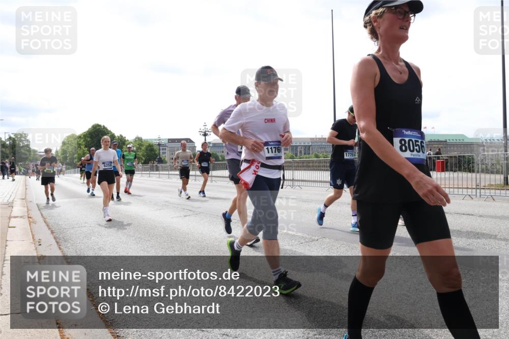 29.06.2025 - hella hamburg halbmarathon Lena Gebhardt http://msf.ph/oto/8422023 29.06.2025 10:27:50 Lombardsbrücke 6259, 11766, 17791, 8056, 1148, 2080, 3389, 4372, 5177, 5285, 5847, 6214, 6632, 7497, 7764, 7978, 8085, 8215, 9567, 9688, 10158, 10412, 10413, 11256, 11692, 11739, 12500, 12780, 12823, 12842, 13043, 13568, 13678, 13860, 14155, 14206, 15607, 15608, 16569, 16804, 16838, 17427, 17791, 18012, 18097, 18301, 18626, 18766 meine-sportfotos.de