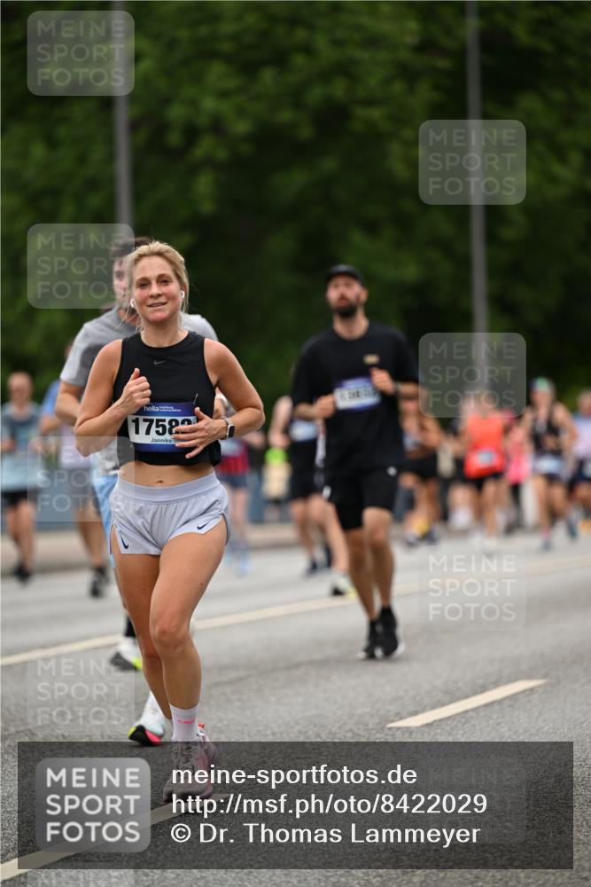 29.06.2025 - hella hamburg halbmarathon Dr. Thomas Lammeyer http://msf.ph/oto/8422029 29.06.2025 10:47:58 Kennedybrücke 1226, 1788, 1816, 1878, 2103, 2158, 2267, 2343, 2361, 2538, 3288, 3518, 4177, 4302, 5214, 5265, 5370, 5720, 6012, 6096, 7205, 7461, 7872, 8135, 8991, 9704, 9831, 9976, 10083, 10200, 10202, 11279 meine-sportfotos.de
