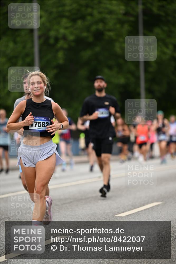 29.06.2025 - hella hamburg halbmarathon Dr. Thomas Lammeyer http://msf.ph/oto/8422037 29.06.2025 10:47:59 Kennedybrücke 1788, 1816, 1878, 2103, 2158, 2267, 2343, 2361, 2538, 3288, 3518, 4177, 4302, 5214, 5265, 5370, 5720, 6012, 6096, 7205, 7461, 7872, 8135, 8991, 9704, 9831, 9976, 10083, 10200, 10202, 11279 meine-sportfotos.de