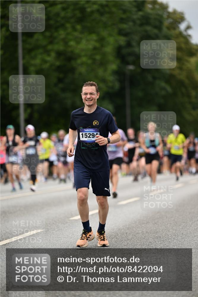 29.06.2025 - hella hamburg halbmarathon Dr. Thomas Lammeyer http://msf.ph/oto/8422094 29.06.2025 10:48:01 Kennedybrücke 1788, 1816, 1878, 2103, 2158, 2343, 2361, 3518, 4302, 5214, 5265, 5370, 5649, 5720, 6012, 6096, 7205, 7461, 7872, 8135, 8991, 9704, 9831, 9976, 10083, 10200, 10202, 11279 meine-sportfotos.de