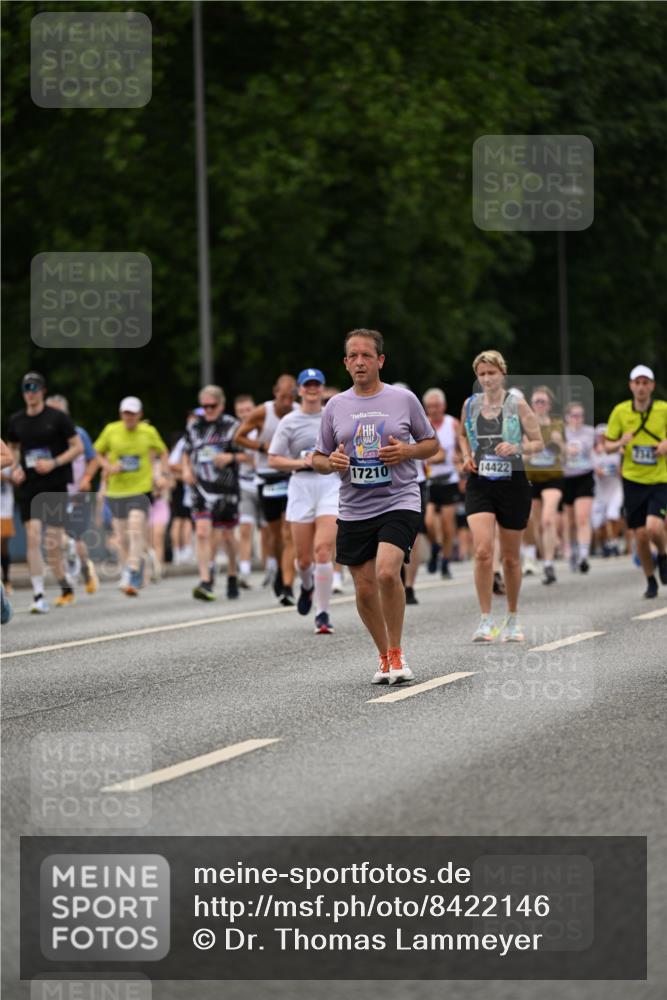 29.06.2025 - hella hamburg halbmarathon Dr. Thomas Lammeyer http://msf.ph/oto/8422146 29.06.2025 10:48:04 Kennedybrücke 1816, 1878, 2158, 2343, 2361, 3518, 5214, 5370, 5649, 5720, 6012, 6096, 6931, 7197, 7205, 7461, 8135, 8504, 8991, 9704, 9831, 9976, 10083, 10200, 10202, 11279 meine-sportfotos.de