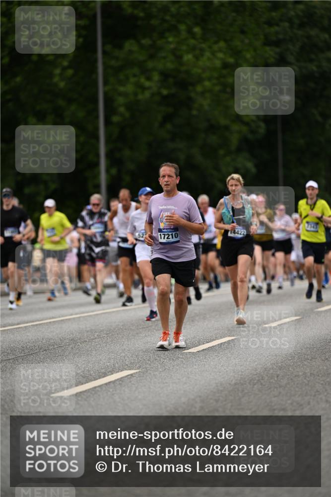 29.06.2025 - hella hamburg halbmarathon Dr. Thomas Lammeyer http://msf.ph/oto/8422164 29.06.2025 10:48:04 Kennedybrücke 1816, 1878, 2158, 2343, 2361, 3518, 5214, 5370, 5649, 5720, 6012, 6096, 6931, 7197, 7205, 7461, 8135, 8504, 8991, 9704, 9831, 9976, 10083, 10200, 10202, 11279 meine-sportfotos.de