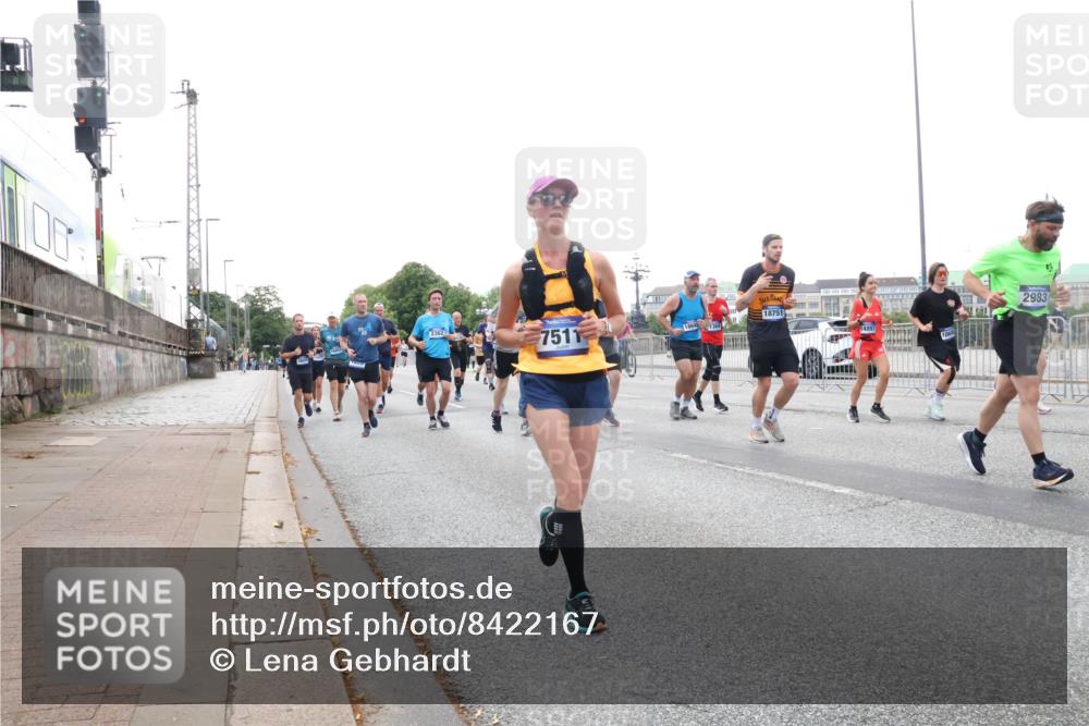 29.06.2025 - hella hamburg halbmarathon Lena Gebhardt http://msf.ph/oto/8422167 29.06.2025 10:52:45 Lombardsbrücke 2362, 18751, 7511, 18645, 14897, 1060, 2983, 1369, 1826, 2146, 2362, 2420, 2528, 2701, 2983, 2988, 3140, 3227, 3645, 3787, 4591, 4729, 4815, 5360, 6135, 6386, 6671, 7032, 7511, 7690, 7735, 7737, 7812, 8641, 9068, 9070, 9103, 9545, 9731, 10055, 10080, 10296, 10392, 10417, 10568, 10600, 10634, 10879, 10884, 10928, 10981, 11084, 11297, 11520, 11524, 11736, 11899, 11919, 11974, 12127, 12128, 12546, 12558, 12994, 14009, 14765, 14807, 14977, 14979 meine-sportfotos.de