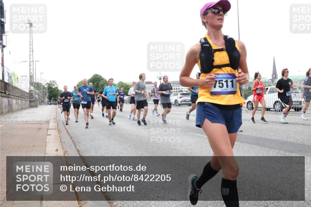 29.06.2025 - hella hamburg halbmarathon Lena Gebhardt http://msf.ph/oto/8422205 29.06.2025 10:52:46 Lombardsbrücke 1826, 7511, 1369, 1826, 2146, 2291, 2362, 2420, 2528, 2701, 2983, 2988, 3140, 3227, 3645, 3787, 4591, 4729, 4815, 5360, 6135, 6521, 6671, 7032, 7511, 7681, 7735, 7737, 7812, 8641, 9068, 9070, 9103, 9545, 9731, 10055, 10080, 10296, 10392, 10417, 10568, 10600, 10634, 10879, 10884, 10928, 10981, 11084, 11297, 11520, 11524, 11736, 11919, 12127, 12128, 12546, 12558, 12994, 14009, 14765, 14807, 14977, 14979 meine-sportfotos.de