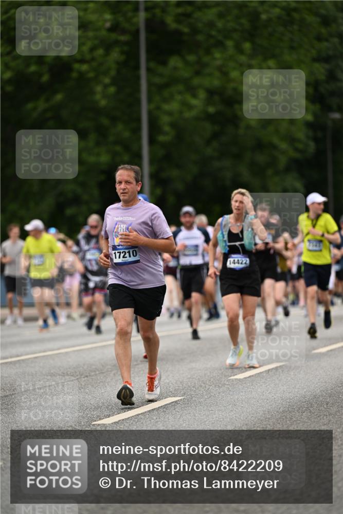 29.06.2025 - hella hamburg halbmarathon Dr. Thomas Lammeyer http://msf.ph/oto/8422209 29.06.2025 10:48:06 Kennedybrücke 1816, 1878, 2158, 2343, 2361, 5001, 5192, 5201, 5214, 5370, 5649, 5720, 6012, 6096, 6931, 7197, 7205, 7461, 8135, 8504, 9704, 9831, 9976, 10083, 10200, 10202, 11279 meine-sportfotos.de
