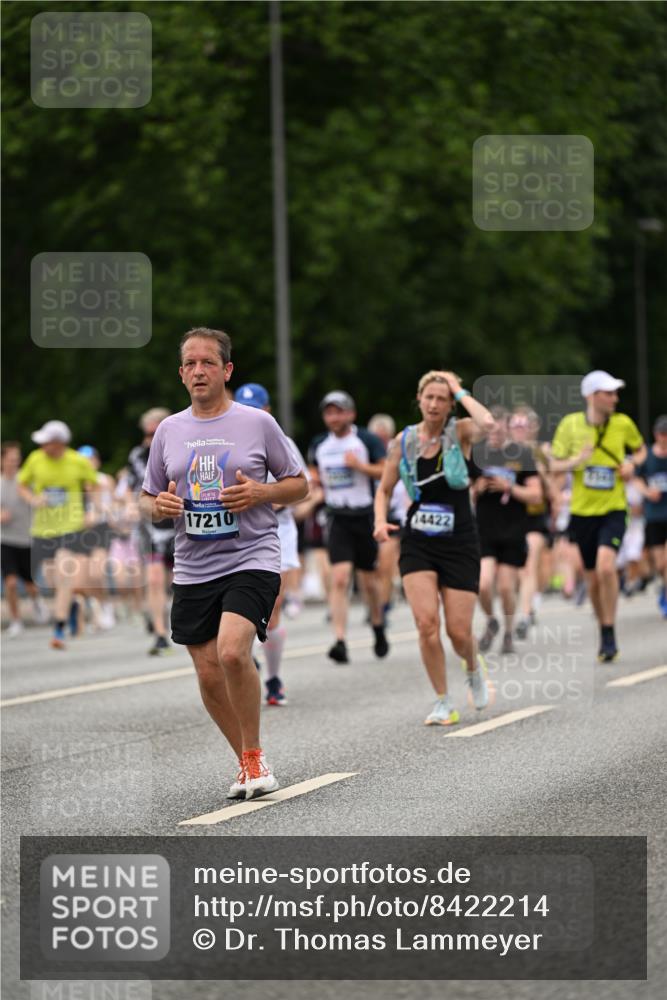 29.06.2025 - hella hamburg halbmarathon Dr. Thomas Lammeyer http://msf.ph/oto/8422214 29.06.2025 10:48:06 Kennedybrücke 1816, 1878, 2158, 2343, 2361, 5001, 5192, 5201, 5214, 5370, 5649, 5720, 6012, 6096, 6931, 7197, 7205, 7461, 8135, 8504, 9704, 9831, 9976, 10083, 10200, 10202, 11279 meine-sportfotos.de