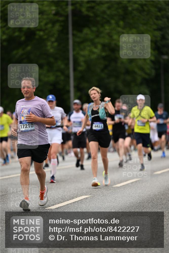 29.06.2025 - hella hamburg halbmarathon Dr. Thomas Lammeyer http://msf.ph/oto/8422227 29.06.2025 10:48:07 Kennedybrücke 1816, 1878, 2158, 2343, 2361, 3597, 4636, 5001, 5192, 5201, 5214, 5370, 5649, 5720, 6012, 6096, 6931, 7197, 7205, 7461, 8135, 8504, 9704, 9831, 9976, 10083, 10200, 10202, 11279 meine-sportfotos.de