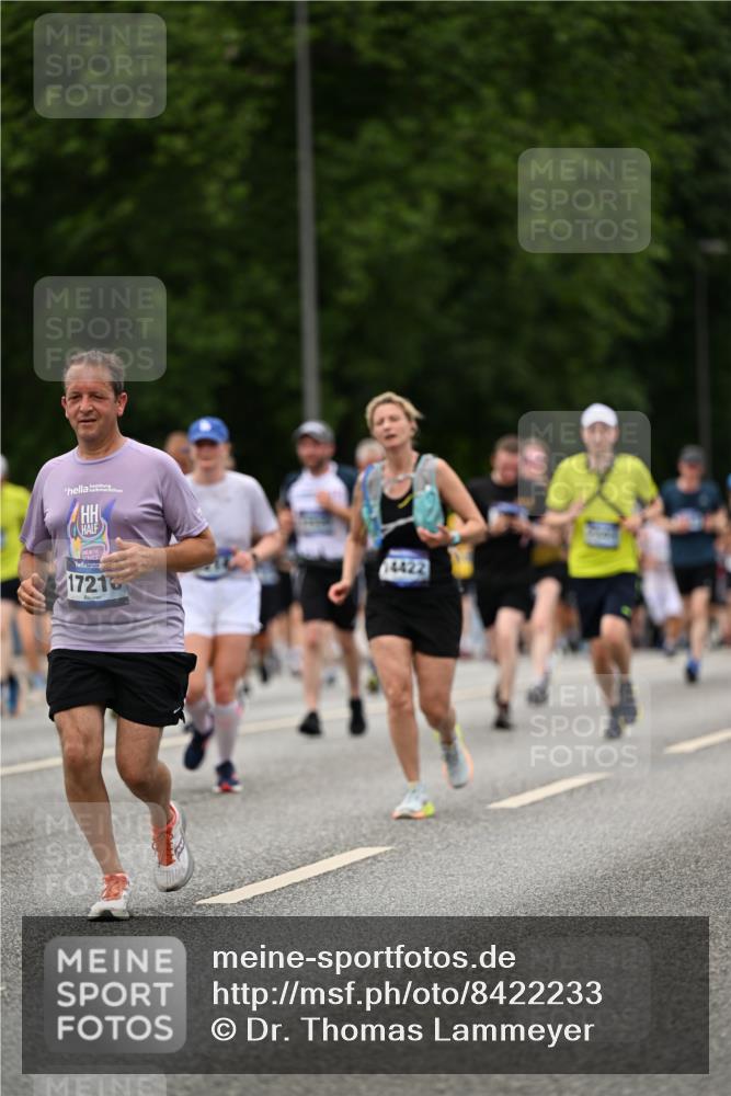 29.06.2025 - hella hamburg halbmarathon Dr. Thomas Lammeyer http://msf.ph/oto/8422233 29.06.2025 10:48:07 Kennedybrücke 1816, 1878, 2158, 2343, 2361, 3597, 4636, 5001, 5192, 5201, 5214, 5370, 5649, 5720, 6012, 6096, 6931, 7197, 7205, 7461, 8135, 8504, 9704, 9831, 9976, 10083, 10200, 10202, 11279 meine-sportfotos.de