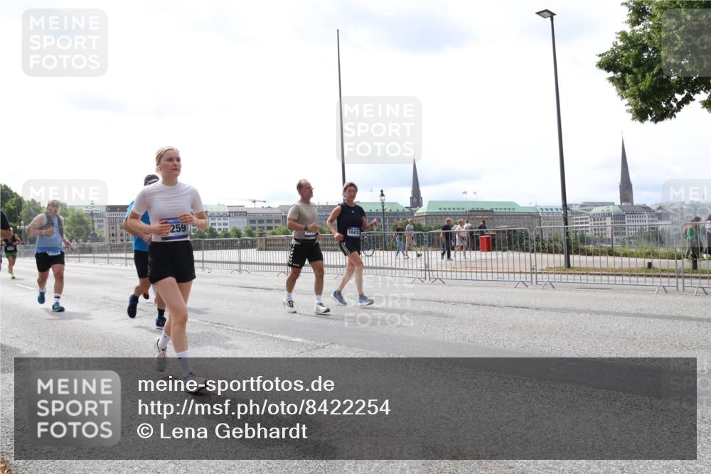 29.06.2025 - hella hamburg halbmarathon Lena Gebhardt http://msf.ph/oto/8422254 29.06.2025 10:27:53 Lombardsbrücke 5285, 259, 10413, 1148, 2080, 3389, 4372, 5177, 5285, 5369, 5847, 6214, 6632, 7497, 7764, 7978, 8085, 8215, 9567, 9688, 10158, 10412, 10413, 11256, 11692, 11739, 12500, 12780, 12823, 12842, 13043, 13568, 13678, 13860, 14155, 14206, 15123, 15607, 15608, 16569, 16804, 16838, 17427, 17791, 18012, 18301, 18626, 18766 meine-sportfotos.de
