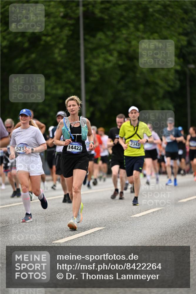 29.06.2025 - hella hamburg halbmarathon Dr. Thomas Lammeyer http://msf.ph/oto/8422264 29.06.2025 10:48:08 Kennedybrücke 1816, 1878, 2158, 2343, 2361, 3597, 4636, 5001, 5192, 5201, 5214, 5370, 5649, 5720, 6012, 6096, 6931, 7197, 7205, 8135, 8504, 9704, 9831, 9976, 10083, 10200, 10202, 11279 meine-sportfotos.de