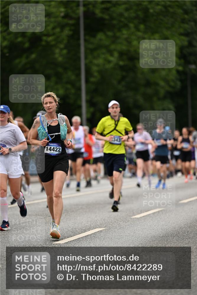 29.06.2025 - hella hamburg halbmarathon Dr. Thomas Lammeyer http://msf.ph/oto/8422289 29.06.2025 10:48:08 Kennedybrücke 1816, 1878, 2158, 2343, 2361, 3597, 4636, 5001, 5192, 5201, 5214, 5370, 5649, 5720, 6012, 6096, 6931, 7197, 7205, 8135, 8504, 9704, 9831, 9976, 10083, 10200, 10202, 11279 meine-sportfotos.de