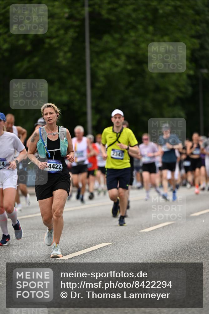 29.06.2025 - hella hamburg halbmarathon Dr. Thomas Lammeyer http://msf.ph/oto/8422294 29.06.2025 10:48:08 Kennedybrücke 1816, 1878, 2158, 2343, 2361, 3597, 4636, 5001, 5192, 5201, 5214, 5370, 5649, 5720, 6012, 6096, 6931, 7197, 7205, 8135, 8504, 9704, 9831, 9976, 10083, 10200, 10202, 11279 meine-sportfotos.de