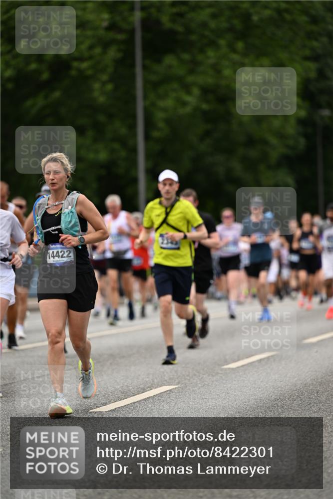 29.06.2025 - hella hamburg halbmarathon Dr. Thomas Lammeyer http://msf.ph/oto/8422301 29.06.2025 10:48:09 Kennedybrücke 1816, 1878, 2343, 2361, 3597, 4636, 5001, 5192, 5201, 5214, 5649, 5720, 6012, 6096, 6931, 7197, 7205, 8135, 8504, 9704, 9831, 10083, 10097, 10200, 10202, 11279 meine-sportfotos.de