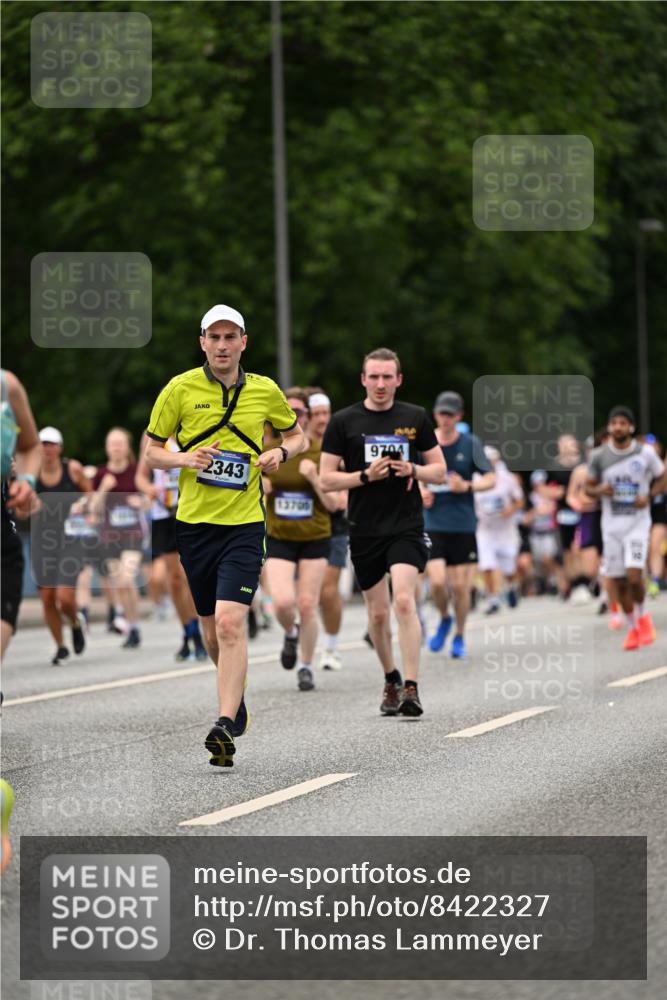 29.06.2025 - hella hamburg halbmarathon Dr. Thomas Lammeyer http://msf.ph/oto/8422327 29.06.2025 10:48:10 Kennedybrücke 1816, 1878, 2343, 2361, 3597, 4636, 4866, 5001, 5192, 5201, 5214, 5649, 5720, 6012, 6096, 6334, 6931, 7197, 7205, 8504, 9704, 9831, 10006, 10097, 10202, 11279 meine-sportfotos.de