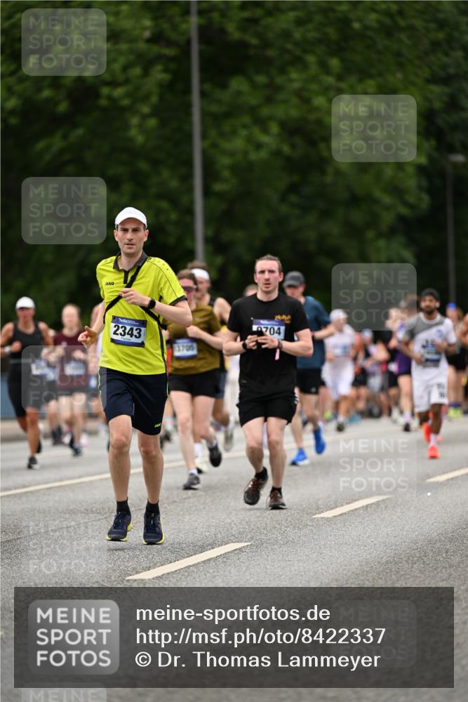 29.06.2025 - hella hamburg halbmarathon Dr. Thomas Lammeyer http://msf.ph/oto/8422337 29.06.2025 10:48:10 Kennedybrücke 1816, 1878, 2343, 2361, 3597, 4636, 4866, 5001, 5192, 5201, 5214, 5649, 5720, 6012, 6096, 6334, 6931, 7197, 7205, 8504, 9704, 9831, 10006, 10097, 10202, 11279 meine-sportfotos.de