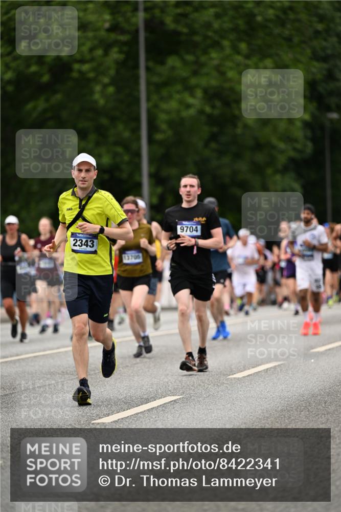29.06.2025 - hella hamburg halbmarathon Dr. Thomas Lammeyer http://msf.ph/oto/8422341 29.06.2025 10:48:10 Kennedybrücke 1816, 1878, 2343, 2361, 3597, 4636, 4866, 5001, 5192, 5201, 5214, 5649, 5720, 6012, 6096, 6334, 6931, 7197, 7205, 8504, 9704, 9831, 10006, 10097, 10202, 11279 meine-sportfotos.de