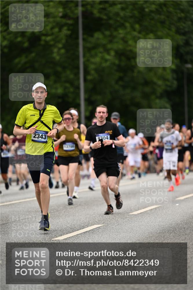29.06.2025 - hella hamburg halbmarathon Dr. Thomas Lammeyer http://msf.ph/oto/8422349 29.06.2025 10:48:10 Kennedybrücke 1816, 1878, 2343, 2361, 3597, 4636, 4866, 5001, 5192, 5201, 5214, 5649, 5720, 6012, 6096, 6334, 6931, 7197, 7205, 8504, 9704, 9831, 10006, 10097, 10202, 11279 meine-sportfotos.de