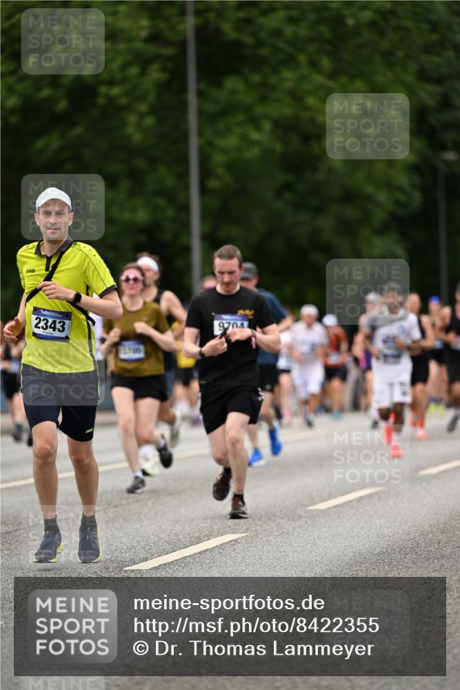 29.06.2025 - hella hamburg halbmarathon Dr. Thomas Lammeyer http://msf.ph/oto/8422355 29.06.2025 10:48:11 Kennedybrücke 1816, 2258, 2343, 2361, 3597, 4636, 4866, 5001, 5192, 5201, 5214, 5649, 5720, 5902, 5905, 6012, 6096, 6334, 6931, 7197, 7205, 8504, 9704, 10006, 10097, 10202, 11279 meine-sportfotos.de
