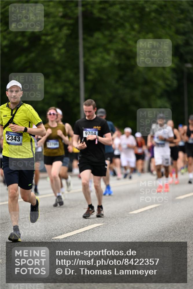 29.06.2025 - hella hamburg halbmarathon Dr. Thomas Lammeyer http://msf.ph/oto/8422357 29.06.2025 10:48:11 Kennedybrücke 1816, 2258, 2343, 2361, 3597, 4636, 4866, 5001, 5192, 5201, 5214, 5649, 5720, 5902, 5905, 6012, 6096, 6334, 6931, 7197, 7205, 8504, 9704, 10006, 10097, 10202, 11279 meine-sportfotos.de
