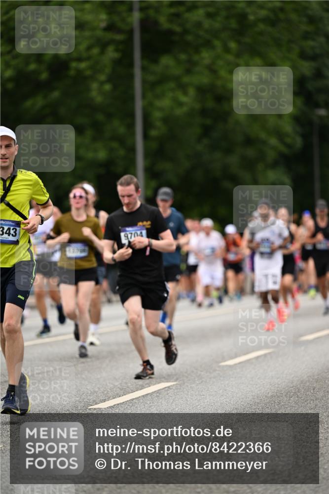 29.06.2025 - hella hamburg halbmarathon Dr. Thomas Lammeyer http://msf.ph/oto/8422366 29.06.2025 10:48:11 Kennedybrücke 1816, 2258, 2343, 2361, 3597, 4636, 4866, 5001, 5192, 5201, 5214, 5649, 5720, 5902, 5905, 6012, 6096, 6334, 6931, 7197, 7205, 8504, 9704, 10006, 10097, 10202, 11279 meine-sportfotos.de