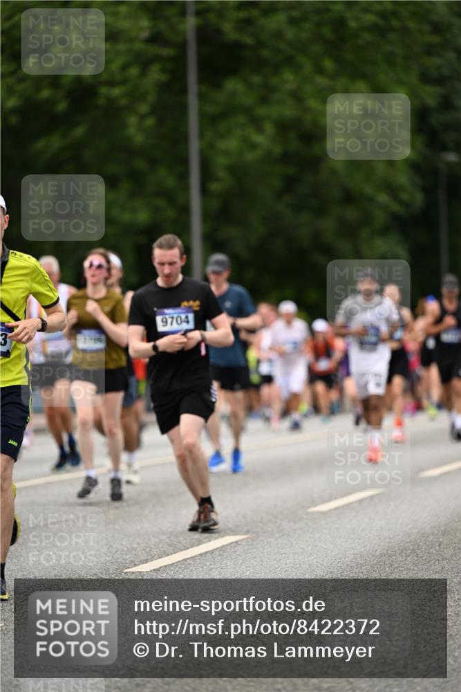 29.06.2025 - hella hamburg halbmarathon Dr. Thomas Lammeyer http://msf.ph/oto/8422372 29.06.2025 10:48:11 Kennedybrücke 1816, 2258, 2343, 2361, 3597, 4636, 4866, 5001, 5192, 5201, 5214, 5649, 5720, 5902, 5905, 6012, 6096, 6334, 6931, 7197, 7205, 8504, 9704, 10006, 10097, 10202, 11279 meine-sportfotos.de