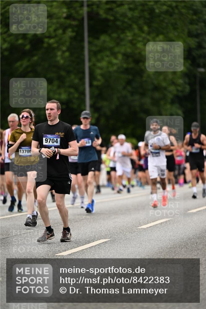 29.06.2025 - hella hamburg halbmarathon Dr. Thomas Lammeyer http://msf.ph/oto/8422383 29.06.2025 10:48:12 Kennedybrücke 1816, 2258, 2343, 2361, 3597, 4636, 4866, 5001, 5192, 5201, 5214, 5649, 5720, 5902, 5905, 6012, 6096, 6334, 6931, 7197, 7205, 8504, 9704, 10006, 10097, 10202, 10220, 11279 meine-sportfotos.de