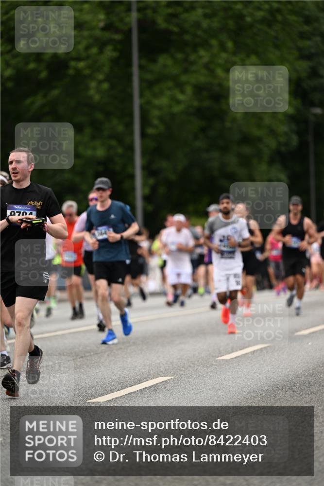 29.06.2025 - hella hamburg halbmarathon Dr. Thomas Lammeyer http://msf.ph/oto/8422403 29.06.2025 10:48:12 Kennedybrücke 1816, 2258, 2343, 2361, 3597, 4636, 4866, 5001, 5192, 5201, 5214, 5649, 5720, 5902, 5905, 6012, 6096, 6334, 6931, 7197, 7205, 8504, 9704, 10006, 10097, 10202, 10220, 11279 meine-sportfotos.de
