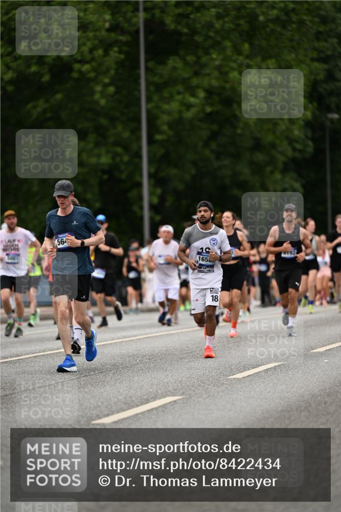 29.06.2025 - hella hamburg halbmarathon Dr. Thomas Lammeyer http://msf.ph/oto/8422434 29.06.2025 10:48:13 Kennedybrücke 1816, 2258, 2343, 2361, 3597, 4636, 4866, 5001, 5192, 5201, 5214, 5649, 5720, 5902, 5905, 6012, 6096, 6334, 6931, 7197, 7205, 8504, 9704, 9879, 10006, 10097, 10202, 10220, 11279 meine-sportfotos.de
