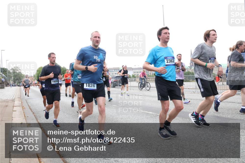 29.06.2025 - hella hamburg halbmarathon Lena Gebhardt http://msf.ph/oto/8422435 29.06.2025 10:52:49 Lombardsbrücke 16056, 16, 20, 20, 1826, 2362, 9103, 1369, 1826, 2146, 2291, 2362, 2420, 2528, 2701, 2983, 2988, 3140, 3227, 3645, 3787, 4591, 4729, 5360, 6135, 6521, 6671, 7032, 7511, 7681, 7735, 7737, 7812, 8641, 9068, 9070, 9103, 9545, 9731, 10055, 10080, 10392, 10417, 10568, 10600, 10661, 10879, 10928, 10981, 11084, 11297, 11520, 11524, 11919, 12127, 12128, 12546, 12994, 13489, 14009, 14765, 14807, 14977, 14979, 16137 meine-sportfotos.de