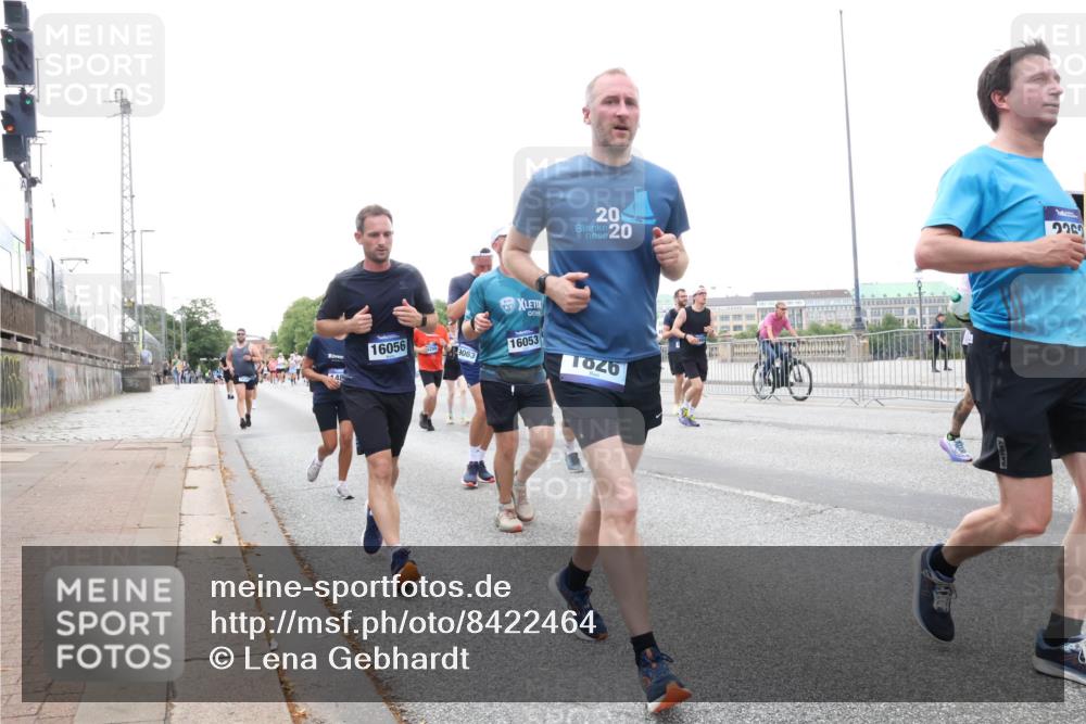 29.06.2025 - hella hamburg halbmarathon Lena Gebhardt http://msf.ph/oto/8422464 29.06.2025 10:52:49 Lombardsbrücke 48, 16056, 3063, 16053, 20, 20, 226, 1026, 1369, 1826, 2146, 2291, 2362, 2420, 2528, 2701, 2983, 2988, 3140, 3227, 3645, 3787, 4591, 4729, 5360, 6135, 6521, 6671, 7032, 7511, 7681, 7735, 7737, 7812, 8641, 9068, 9070, 9103, 9545, 9731, 10055, 10080, 10392, 10417, 10568, 10600, 10661, 10879, 10928, 10981, 11084, 11297, 11520, 11524, 11919, 12127, 12128, 12546, 12994, 13489, 14009, 14765, 14807, 14977, 14979, 16137 meine-sportfotos.de