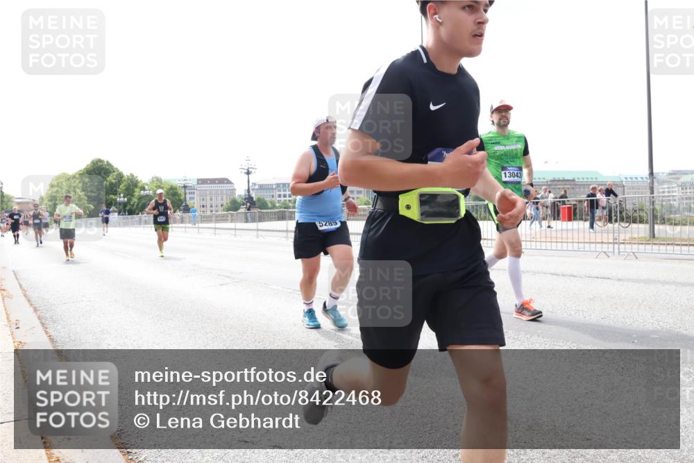 29.06.2025 - hella hamburg halbmarathon Lena Gebhardt http://msf.ph/oto/8422468 29.06.2025 10:27:55 Lombardsbrücke 9567, 5285, 13043, 1148, 2080, 3389, 4372, 5177, 5285, 5369, 5847, 6214, 6632, 7497, 7764, 7978, 8085, 8215, 9567, 9688, 10158, 10412, 10413, 11256, 11692, 11739, 12500, 12780, 12823, 12842, 13043, 13568, 13678, 13860, 14155, 14206, 15123, 15607, 15608, 16569, 16804, 16838, 17427, 17791, 18012, 18256, 18301, 18626, 18766 meine-sportfotos.de