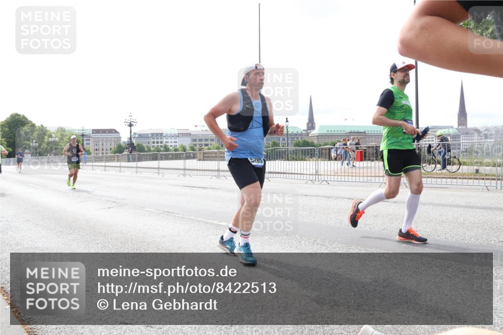 29.06.2025 - hella hamburg halbmarathon Lena Gebhardt http://msf.ph/oto/8422513 29.06.2025 10:27:55 Lombardsbrücke 5285, 1148, 2080, 3389, 4372, 5177, 5285, 5369, 5847, 6214, 6632, 7497, 7764, 7978, 8085, 8215, 9567, 9688, 10158, 10412, 10413, 11256, 11692, 11739, 12500, 12780, 12823, 12842, 13043, 13568, 13678, 13860, 14155, 14206, 15123, 15607, 15608, 16569, 16804, 16838, 17427, 17791, 18012, 18256, 18301, 18626, 18766 meine-sportfotos.de