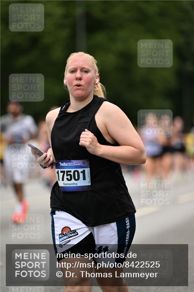 29.06.2025 - hella hamburg halbmarathon Dr. Thomas Lammeyer http://msf.ph/oto/8422525 29.06.2025 10:48:16 Kennedybrücke 1400, 1816, 2258, 2343, 2361, 3597, 4636, 4866, 5001, 5192, 5201, 5214, 5649, 5902, 5905, 6096, 6226, 6334, 6931, 7197, 7205, 8504, 9704, 9879, 10006, 10097, 10220, 11093, 11279 meine-sportfotos.de