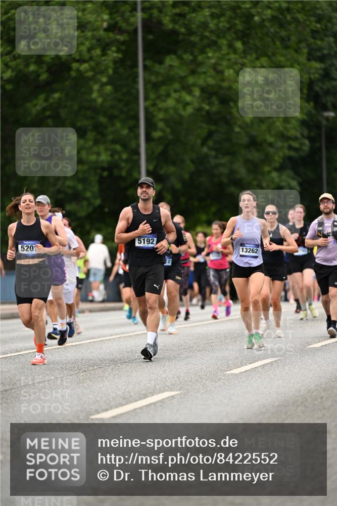 29.06.2025 - hella hamburg halbmarathon Dr. Thomas Lammeyer http://msf.ph/oto/8422552 29.06.2025 10:48:17 Kennedybrücke 1400, 1816, 2258, 2343, 2361, 2733, 3597, 4636, 4866, 5001, 5192, 5201, 5214, 5649, 5902, 5905, 6096, 6226, 6334, 6931, 7197, 7205, 8504, 9704, 9879, 10006, 10097, 10220, 11093, 11279 meine-sportfotos.de