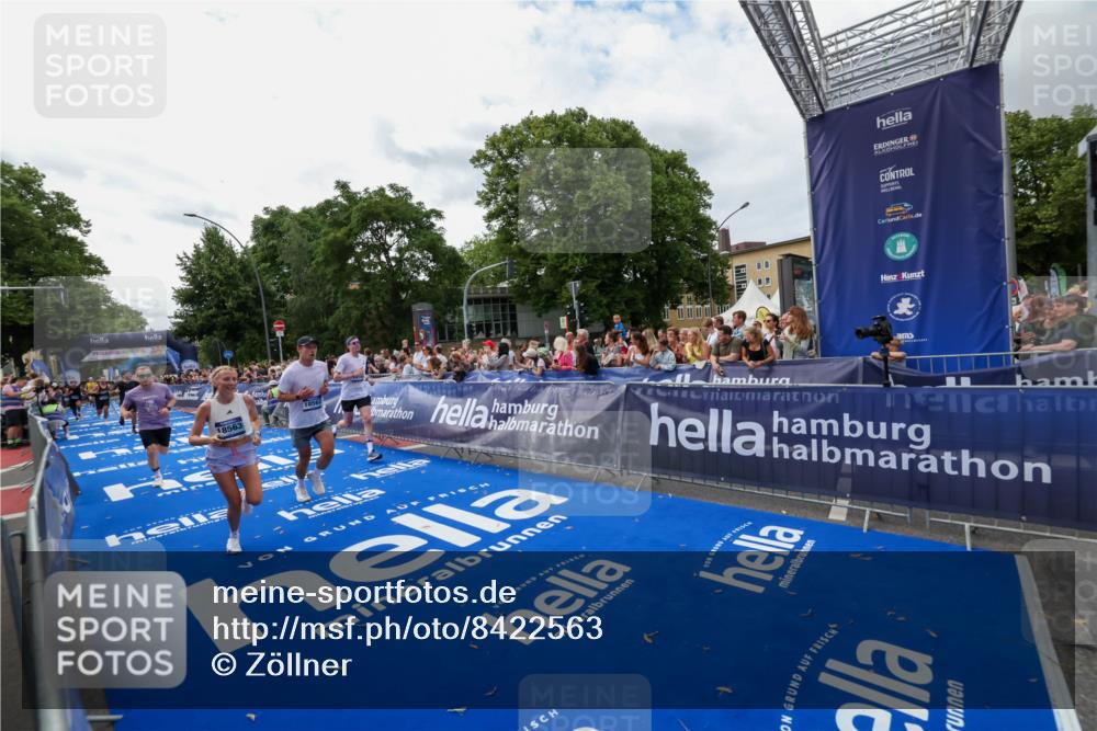 29.06.2025 - hella hamburg halbmarathon Zöllner http://msf.ph/oto/8422563 29.06.2025 10:32:38 Ziel 1707, 1990, 11877, 13199, 14293, 14908, 16619, 18135, 18562, 18563 meine-sportfotos.de
