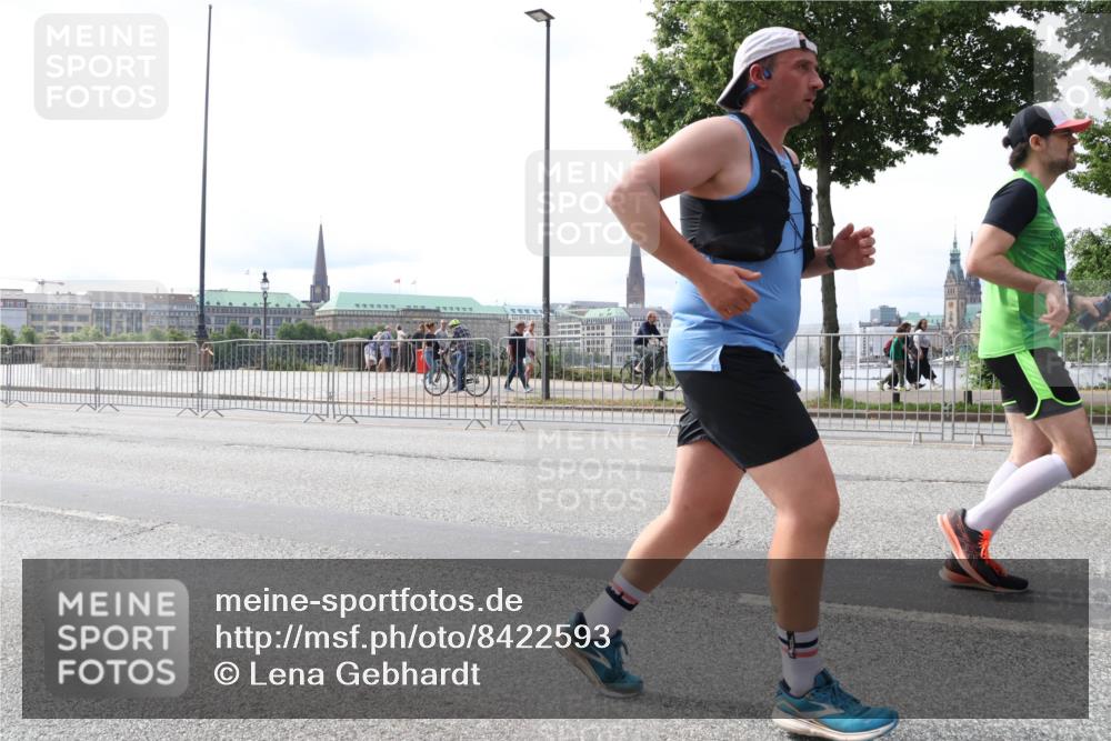 29.06.2025 - hella hamburg halbmarathon Lena Gebhardt http://msf.ph/oto/8422593 29.06.2025 10:27:56 Lombardsbrücke 1148, 2080, 3389, 4372, 5177, 5285, 5369, 5847, 6214, 6632, 7497, 7764, 7978, 8085, 8215, 9567, 9688, 10158, 10412, 10413, 11692, 11739, 12500, 12780, 12823, 12842, 13043, 13568, 13678, 13860, 14017, 14155, 14206, 15123, 15607, 15608, 16569, 16804, 16838, 17427, 17791, 18012, 18256, 18301, 18626, 18766 meine-sportfotos.de