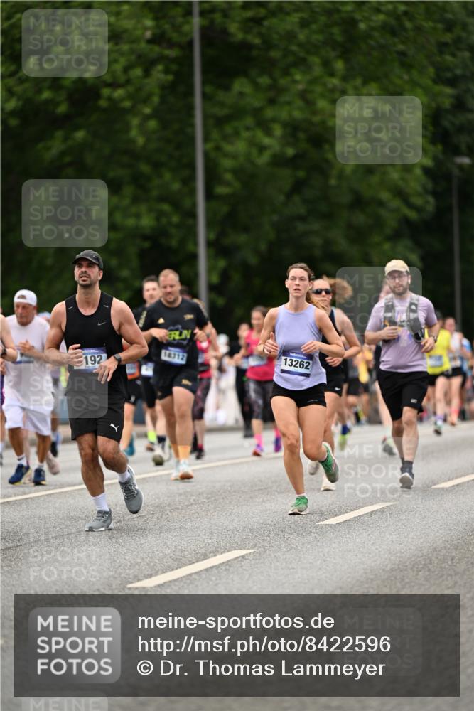 29.06.2025 - hella hamburg halbmarathon Dr. Thomas Lammeyer http://msf.ph/oto/8422596 29.06.2025 10:48:18 Kennedybrücke 1400, 1816, 2258, 2343, 2361, 2733, 3597, 4636, 4866, 5001, 5192, 5201, 5214, 5649, 5902, 5905, 6096, 6226, 6334, 6931, 7197, 7205, 8504, 9704, 9879, 10006, 10097, 10220, 11093, 11279 meine-sportfotos.de