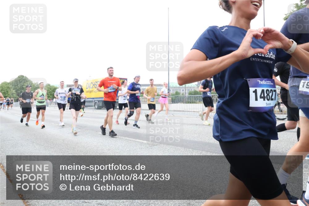 29.06.2025 - hella hamburg halbmarathon Lena Gebhardt http://msf.ph/oto/8422639 29.06.2025 10:52:51 Lombardsbrücke 4729, 8641, 18205, 442, 1717, 543, 14827, 15, 1369, 1826, 2146, 2291, 2362, 2420, 2528, 2701, 2983, 2988, 3140, 3227, 3787, 4591, 4729, 5360, 6135, 6521, 6671, 7032, 7511, 7681, 7735, 7737, 7812, 8641, 9068, 9070, 9103, 9545, 9731, 10055, 10080, 10392, 10417, 10568, 10600, 10661, 10879, 10928, 10981, 11297, 11520, 11524, 11919, 12127, 12128, 12994, 13489, 13916, 13917, 14009, 14765, 14807, 14977, 14979, 16137 meine-sportfotos.de