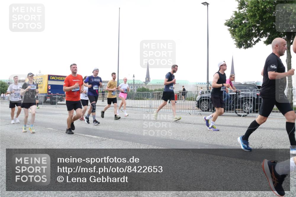 29.06.2025 - hella hamburg halbmarathon Lena Gebhardt http://msf.ph/oto/8422653 29.06.2025 10:52:52 Lombardsbrücke 4729, 641, 18205, 15, 14424, 1899, 1543, 1369, 1826, 2146, 2291, 2362, 2420, 2528, 2701, 2983, 2988, 3140, 3227, 3787, 4591, 4626, 4729, 5360, 6135, 6521, 6671, 7032, 7511, 7681, 7737, 7812, 8641, 9068, 9070, 9103, 9545, 10055, 10080, 10392, 10417, 10568, 10600, 10661, 10879, 10928, 10981, 11297, 11520, 11524, 11919, 12127, 12128, 12994, 13489, 13916, 13917, 14009, 14765, 14807, 14977, 14979, 16137 meine-sportfotos.de