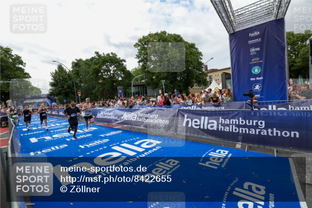 29.06.2025 - hella hamburg halbmarathon Zöllner http://msf.ph/oto/8422655 29.06.2025 10:32:40 Ziel 1707, 1990, 11877, 13961, 14293, 14908, 16619, 18135 meine-sportfotos.de